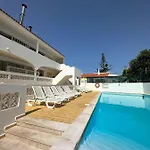 Host Wise - Lively Charming W Pool קארבואירו