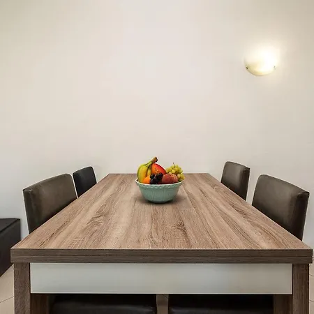 Host Wise - Lively Charming W Pool