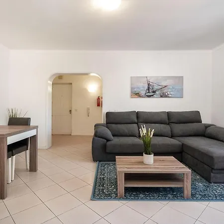 Apartman Host Wise - Lively Charming W Pool